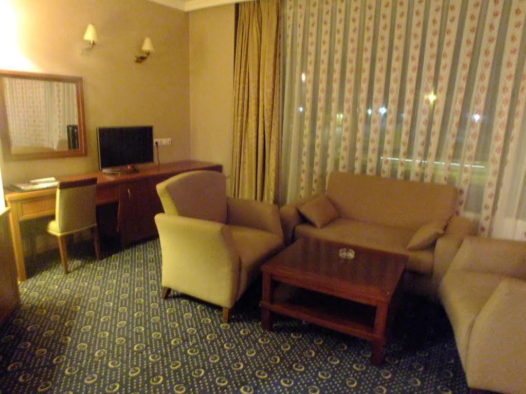 Kndf Marine Hotel อิสตันบูล ภายนอก รูปภาพ